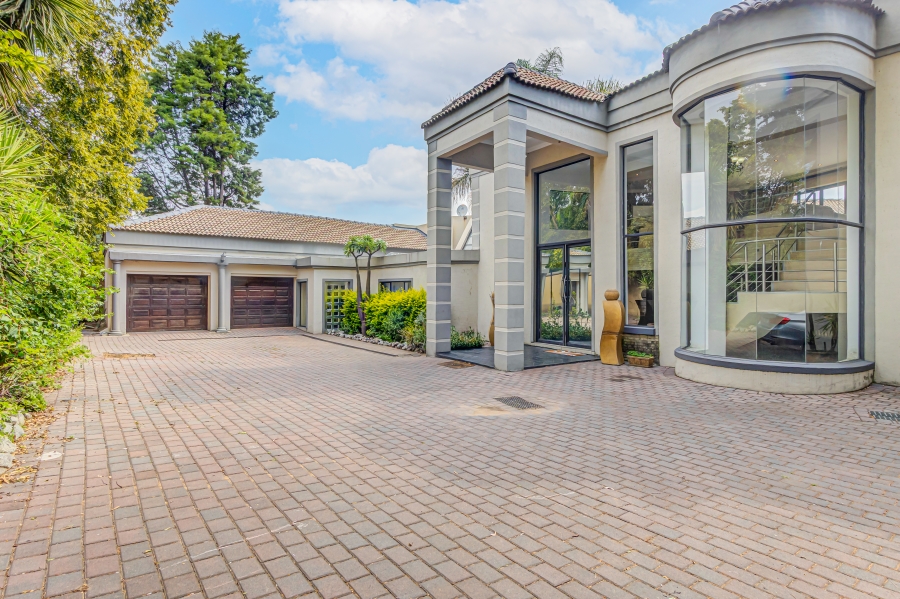 5 Bedroom Property for Sale in Woodmead Gauteng