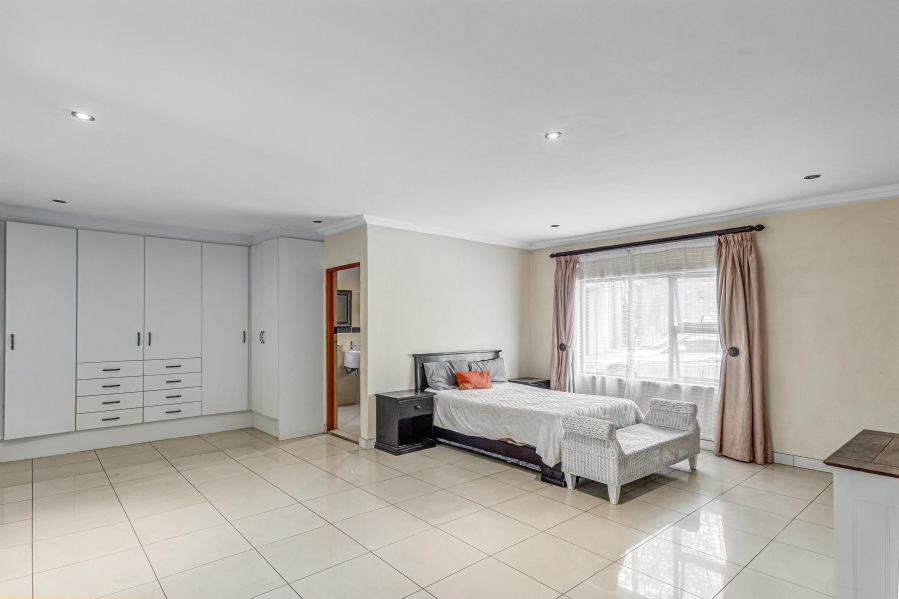 5 Bedroom Property for Sale in Woodmead Gauteng