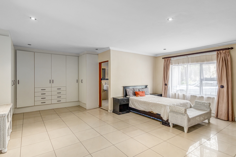 5 Bedroom Property for Sale in Woodmead Gauteng