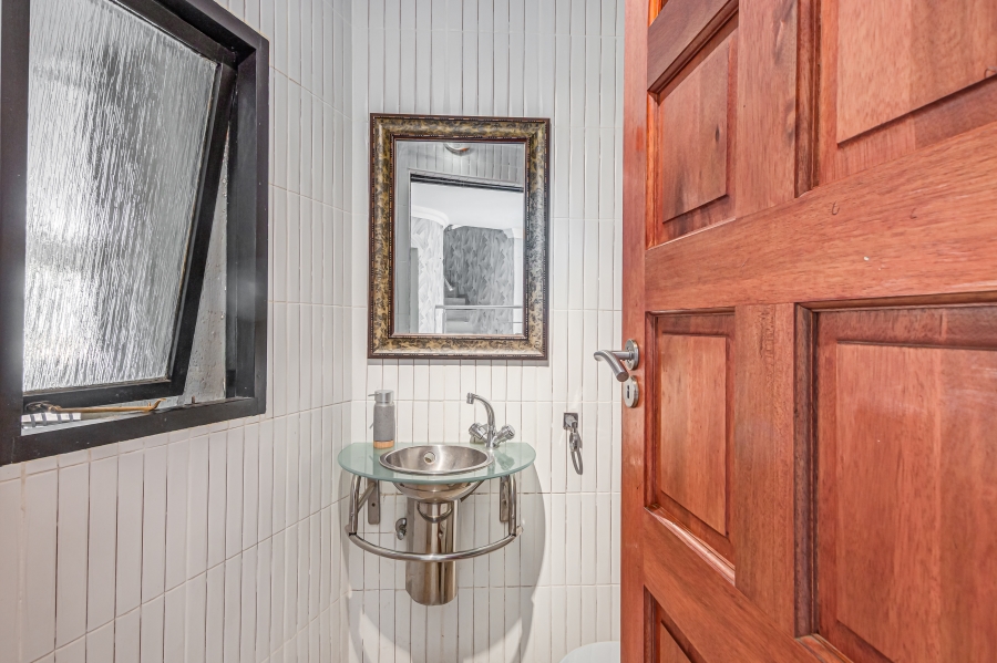 5 Bedroom Property for Sale in Woodmead Gauteng