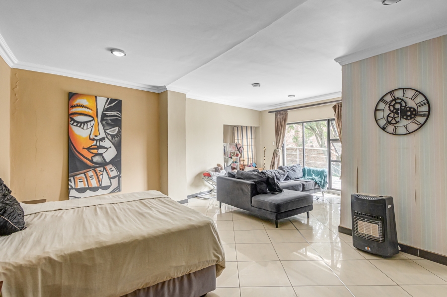 5 Bedroom Property for Sale in Woodmead Gauteng