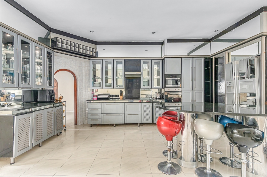 5 Bedroom Property for Sale in Woodmead Gauteng