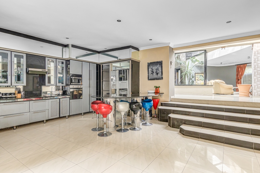 5 Bedroom Property for Sale in Woodmead Gauteng