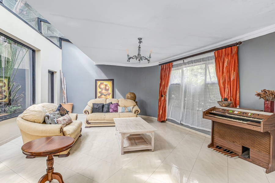 5 Bedroom Property for Sale in Woodmead Gauteng