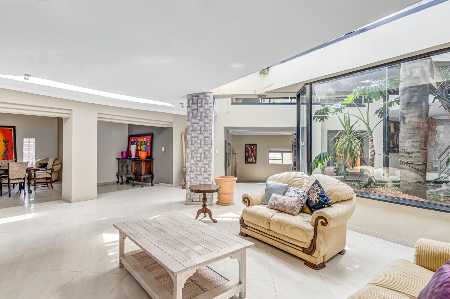 5 Bedroom Property for Sale in Woodmead Gauteng