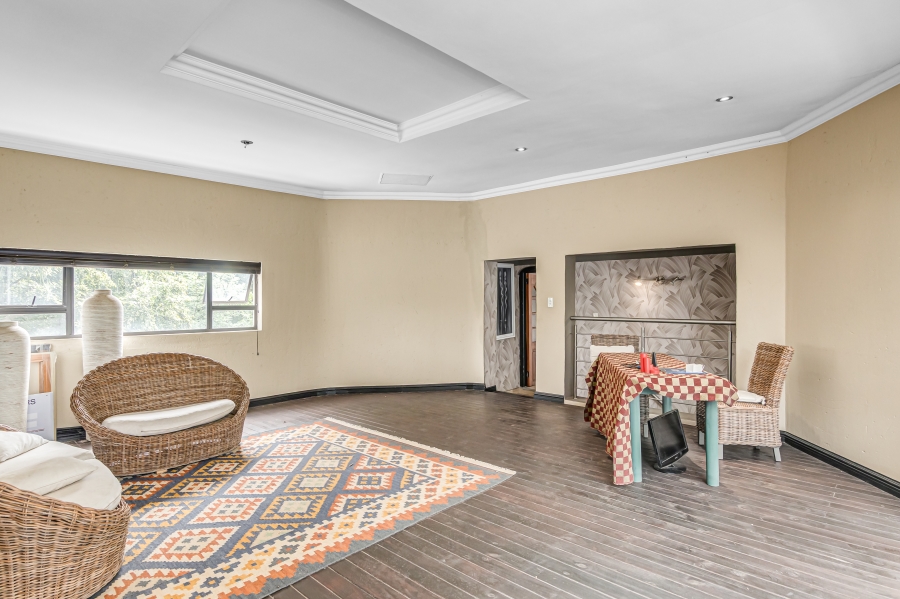 5 Bedroom Property for Sale in Woodmead Gauteng