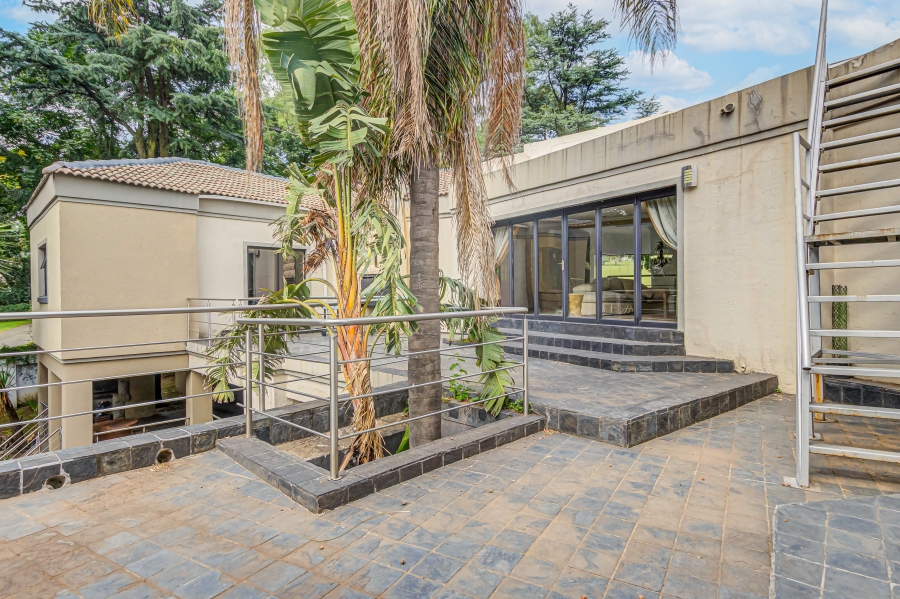 5 Bedroom Property for Sale in Woodmead Gauteng