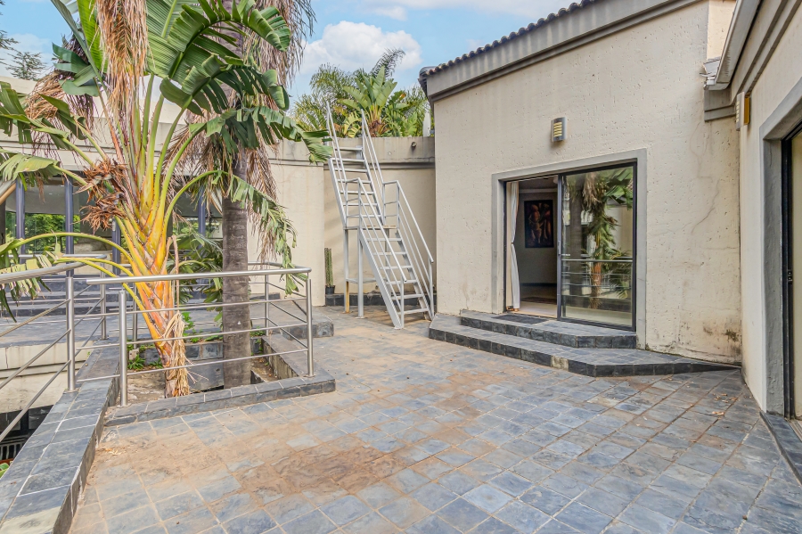 5 Bedroom Property for Sale in Woodmead Gauteng