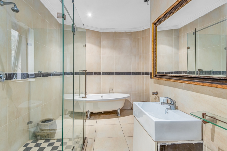 5 Bedroom Property for Sale in Woodmead Gauteng