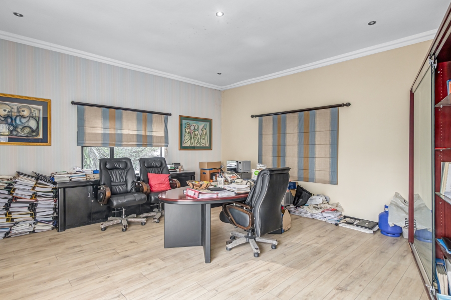 5 Bedroom Property for Sale in Woodmead Gauteng