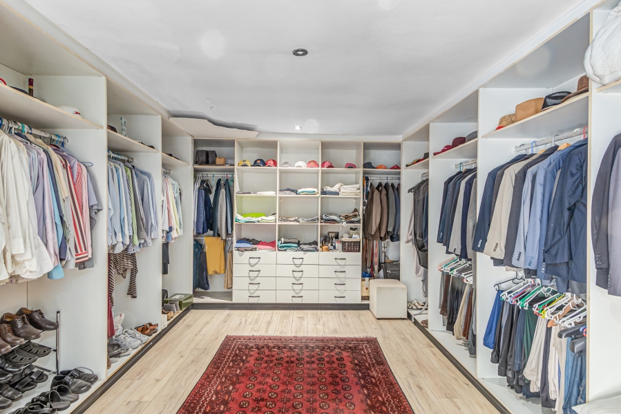 5 Bedroom Property for Sale in Woodmead Gauteng