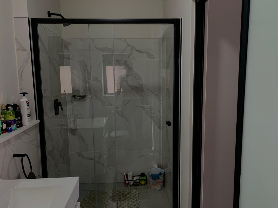 1 Bedroom Property for Sale in Waterfall Gauteng