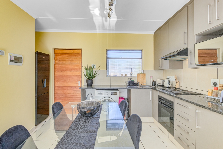 2 Bedroom Property for Sale in Barbeque Downs Gauteng