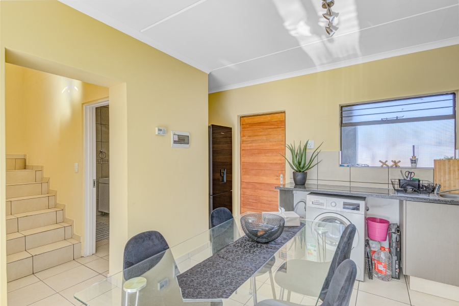 2 Bedroom Property for Sale in Barbeque Downs Gauteng