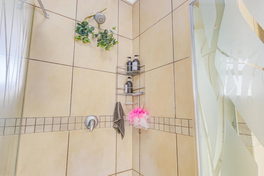 2 Bedroom Property for Sale in Barbeque Downs Gauteng