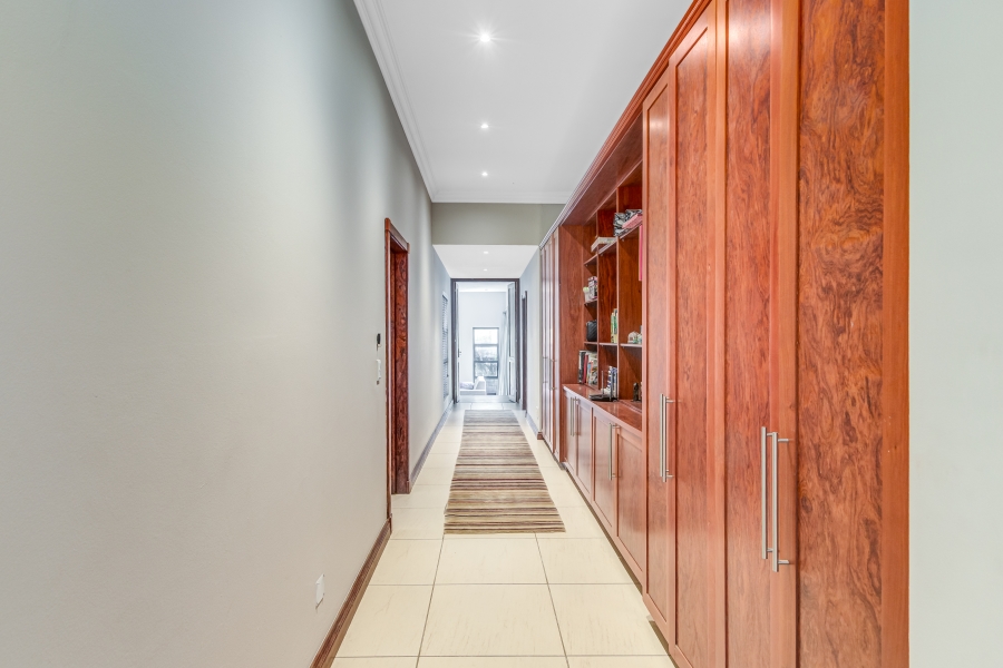 6 Bedroom Property for Sale in Chartwell Gauteng