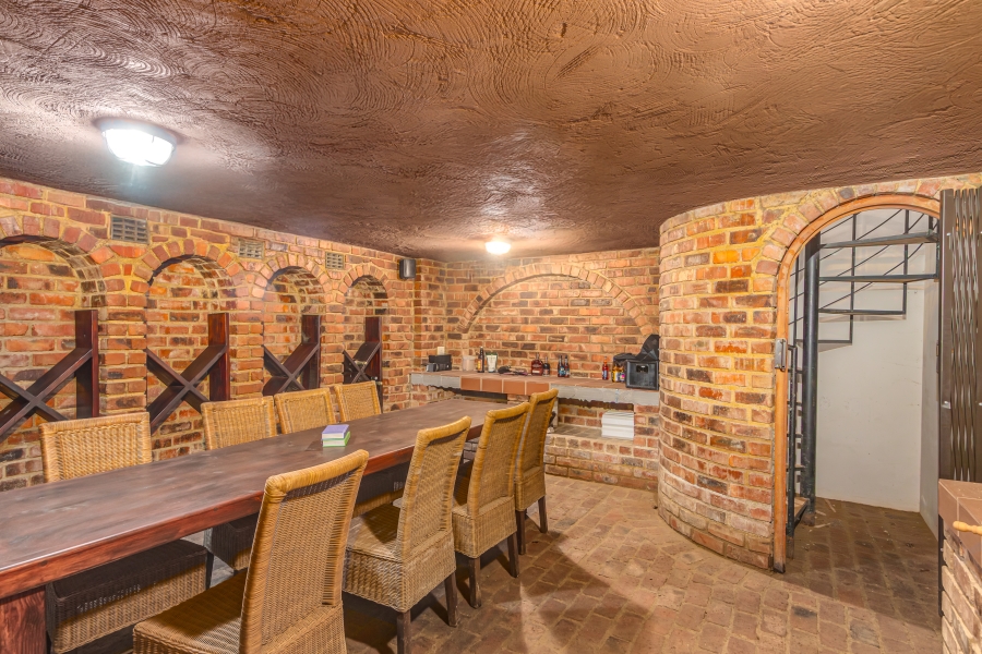 6 Bedroom Property for Sale in Chartwell Gauteng