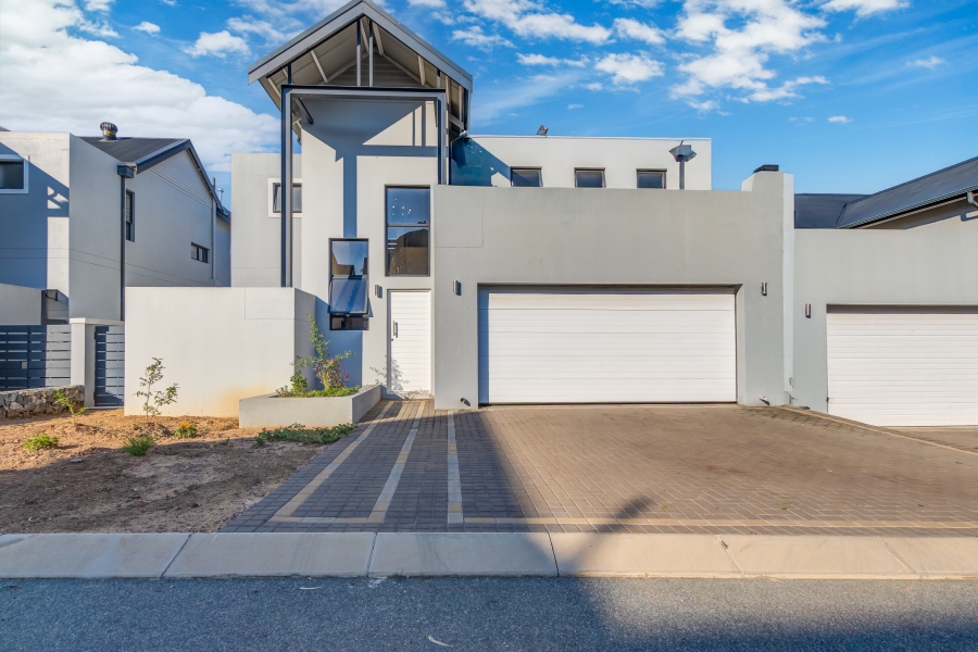 4 Bedroom Property for Sale in Broadacres Gauteng