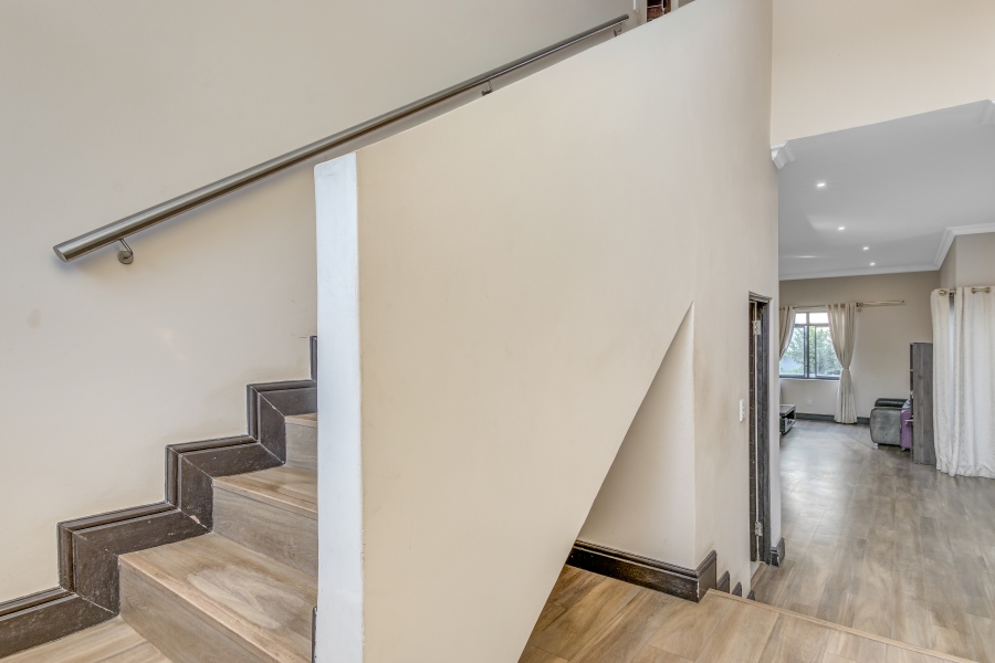 4 Bedroom Property for Sale in Broadacres Gauteng