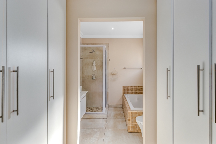 4 Bedroom Property for Sale in Broadacres Gauteng