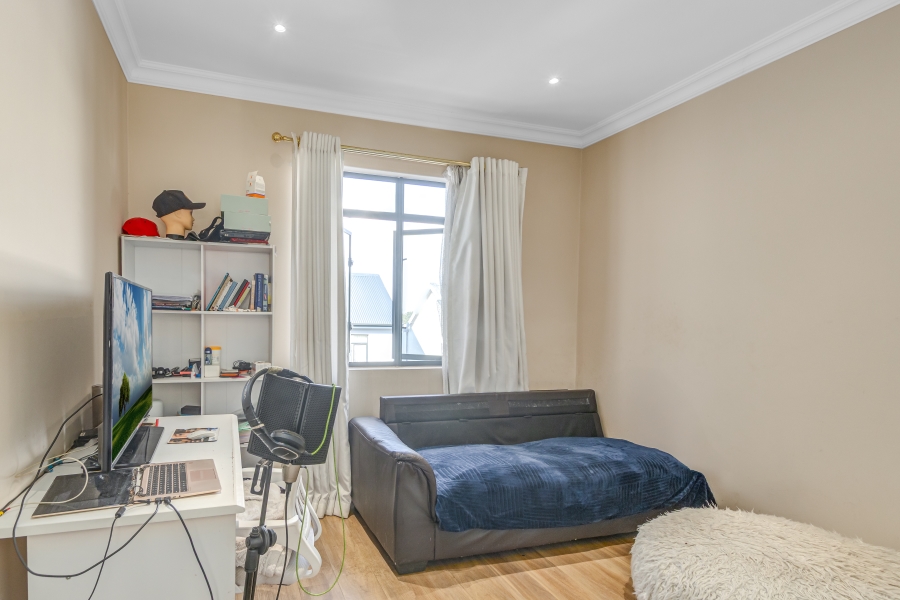 4 Bedroom Property for Sale in Broadacres Gauteng