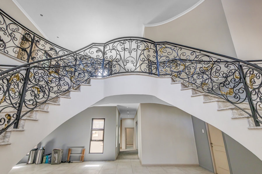 5 Bedroom Property for Sale in Sandown Gauteng