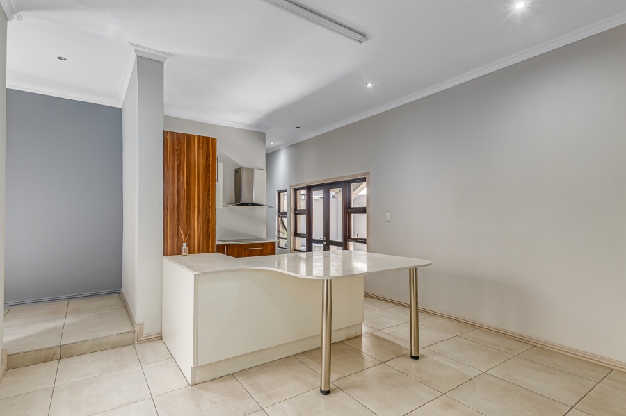 5 Bedroom Property for Sale in Sandown Gauteng