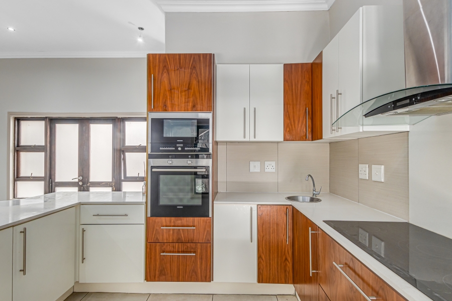 5 Bedroom Property for Sale in Sandown Gauteng