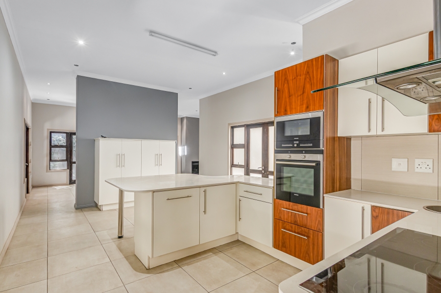 5 Bedroom Property for Sale in Sandown Gauteng