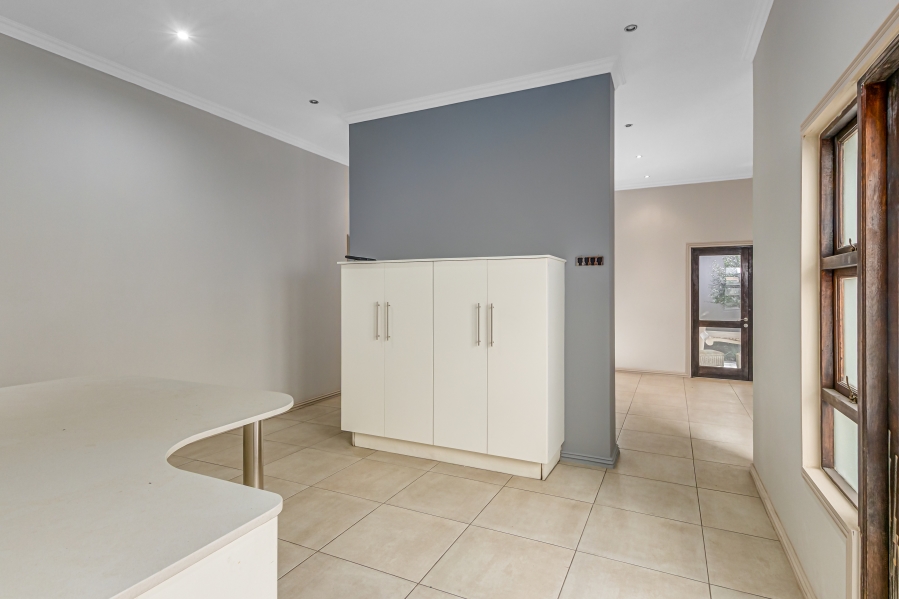 5 Bedroom Property for Sale in Sandown Gauteng