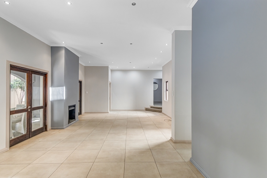 5 Bedroom Property for Sale in Sandown Gauteng