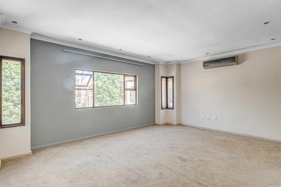 5 Bedroom Property for Sale in Sandown Gauteng