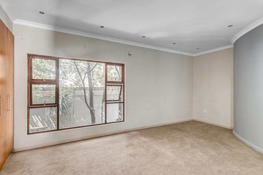 5 Bedroom Property for Sale in Sandown Gauteng