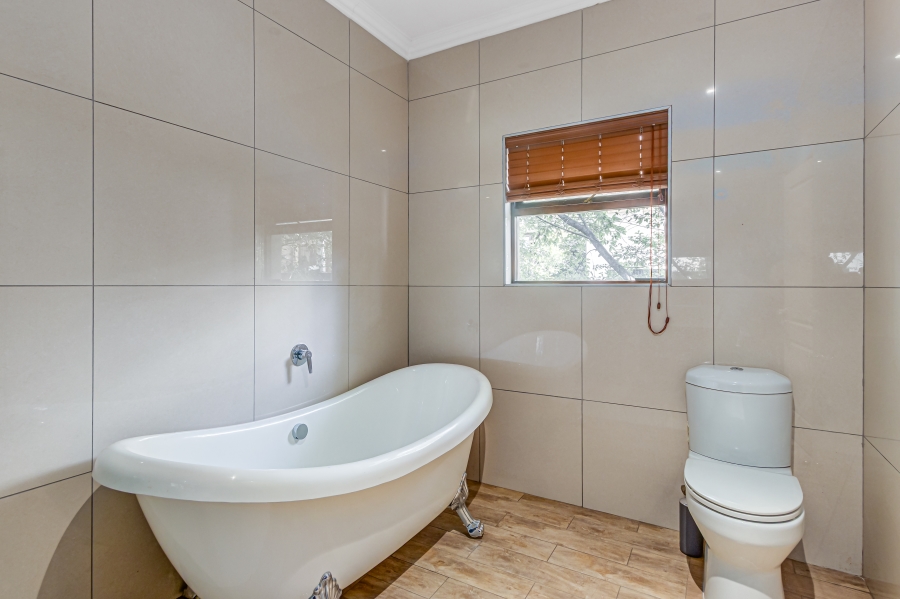 5 Bedroom Property for Sale in Sandown Gauteng