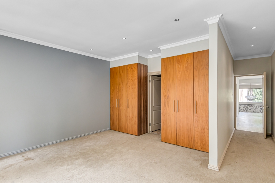 5 Bedroom Property for Sale in Sandown Gauteng