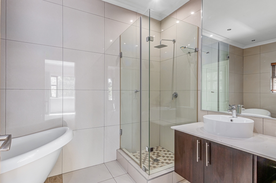 5 Bedroom Property for Sale in Sandown Gauteng