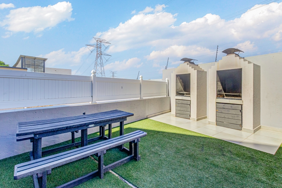 2 Bedroom Property for Sale in Morningside Gauteng