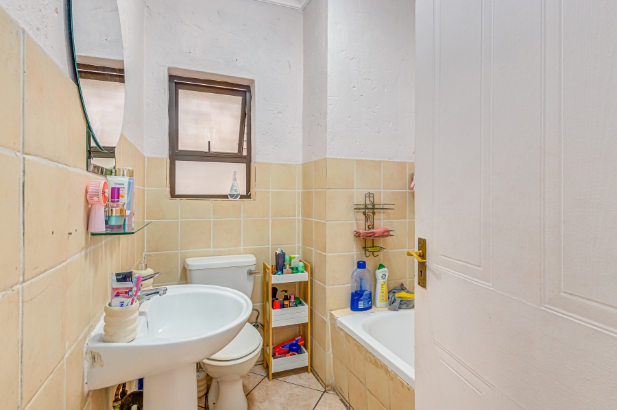 2 Bedroom Property for Sale in Kosmosdal Gauteng