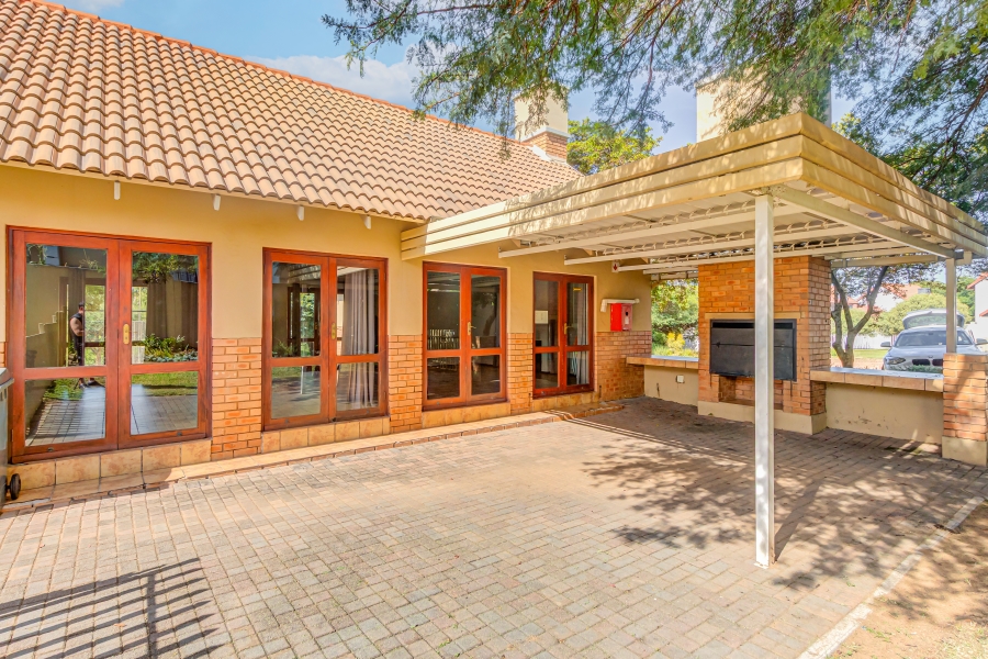 2 Bedroom Property for Sale in Kosmosdal Gauteng