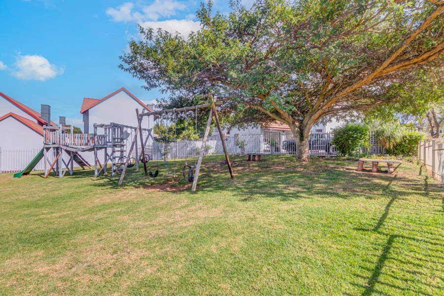 2 Bedroom Property for Sale in Kosmosdal Gauteng