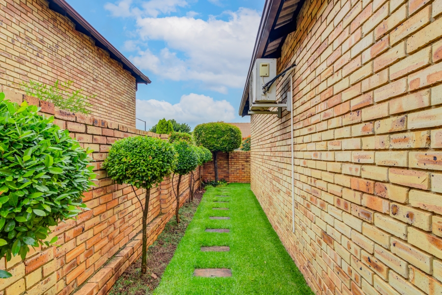 3 Bedroom Property for Sale in Kyalami Hills Gauteng