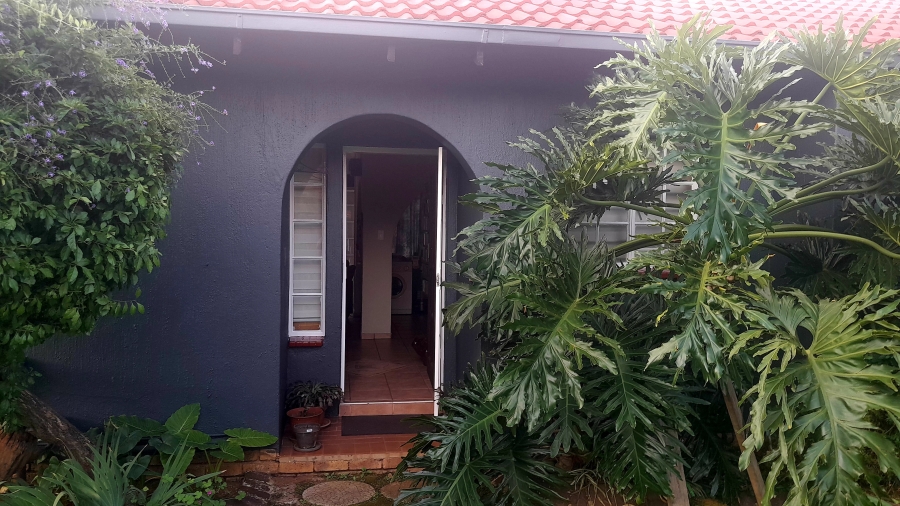 To Let 2 Bedroom Property for Rent in Norkem Park Gauteng