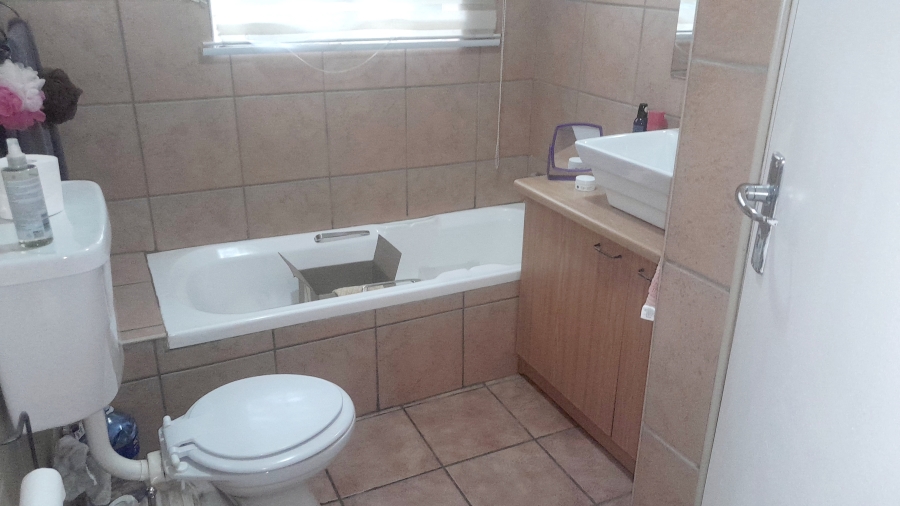 To Let 2 Bedroom Property for Rent in Norkem Park Gauteng