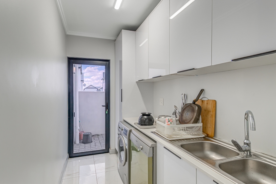 3 Bedroom Property for Sale in Broadacres Gauteng