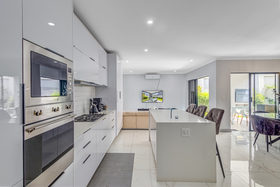 3 Bedroom Property for Sale in Broadacres Gauteng