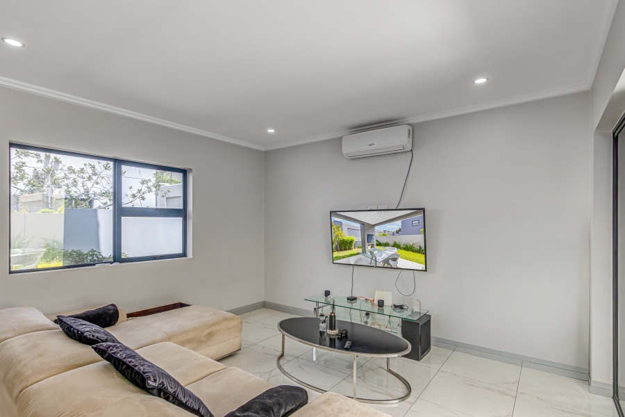 3 Bedroom Property for Sale in Broadacres Gauteng