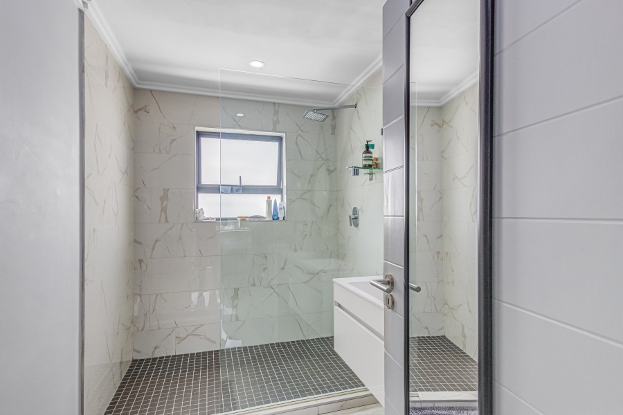 3 Bedroom Property for Sale in Broadacres Gauteng