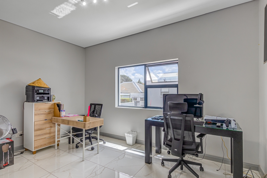 3 Bedroom Property for Sale in Broadacres Gauteng