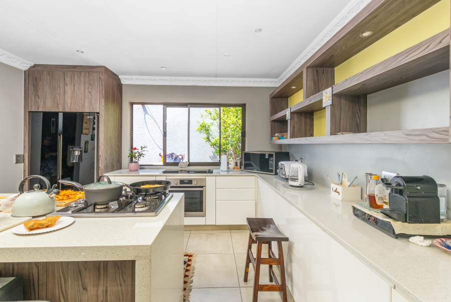 5 Bedroom Property for Sale in Kyalami Estates Gauteng