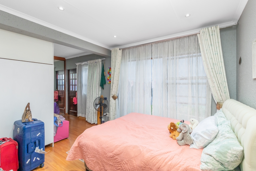 5 Bedroom Property for Sale in Kyalami Estates Gauteng